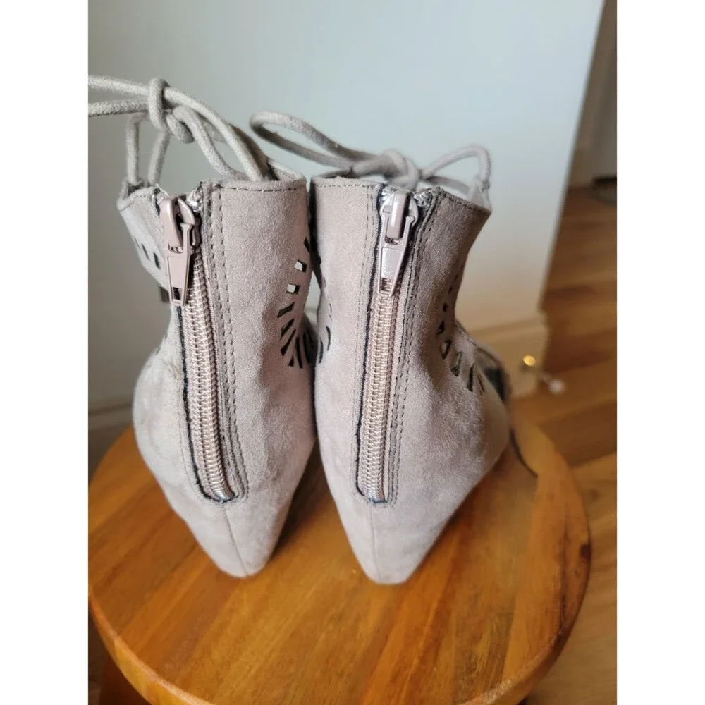 Madden Girl Boho Strappy Lace-Up Suede Cork Wedge Sandals Light Taupe Size 9